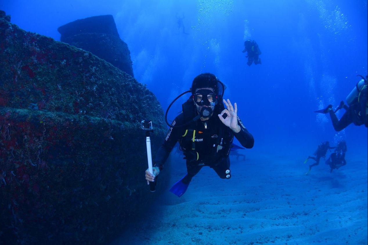 diving-in-curacao-1.jpg